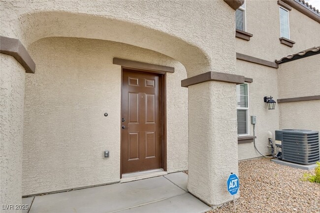 Primary Photo - 5164 Steep Cliffs Ave