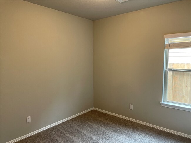 Building Photo - 827 Redinger Ridge Dr