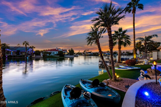 Building Photo - 1817 E Willow Tree Ct