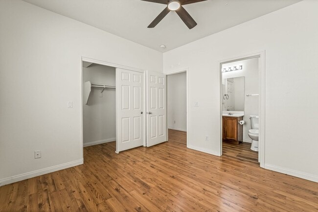 Building Photo - 3 Bedroom, 2 bathroom, 2 Car Garage Home i...