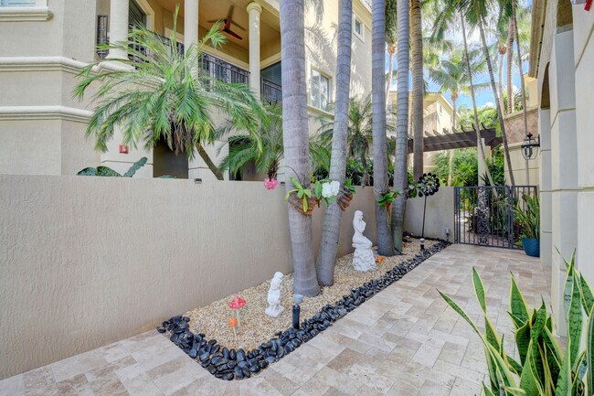 Building Photo - 921 Osceola Dr