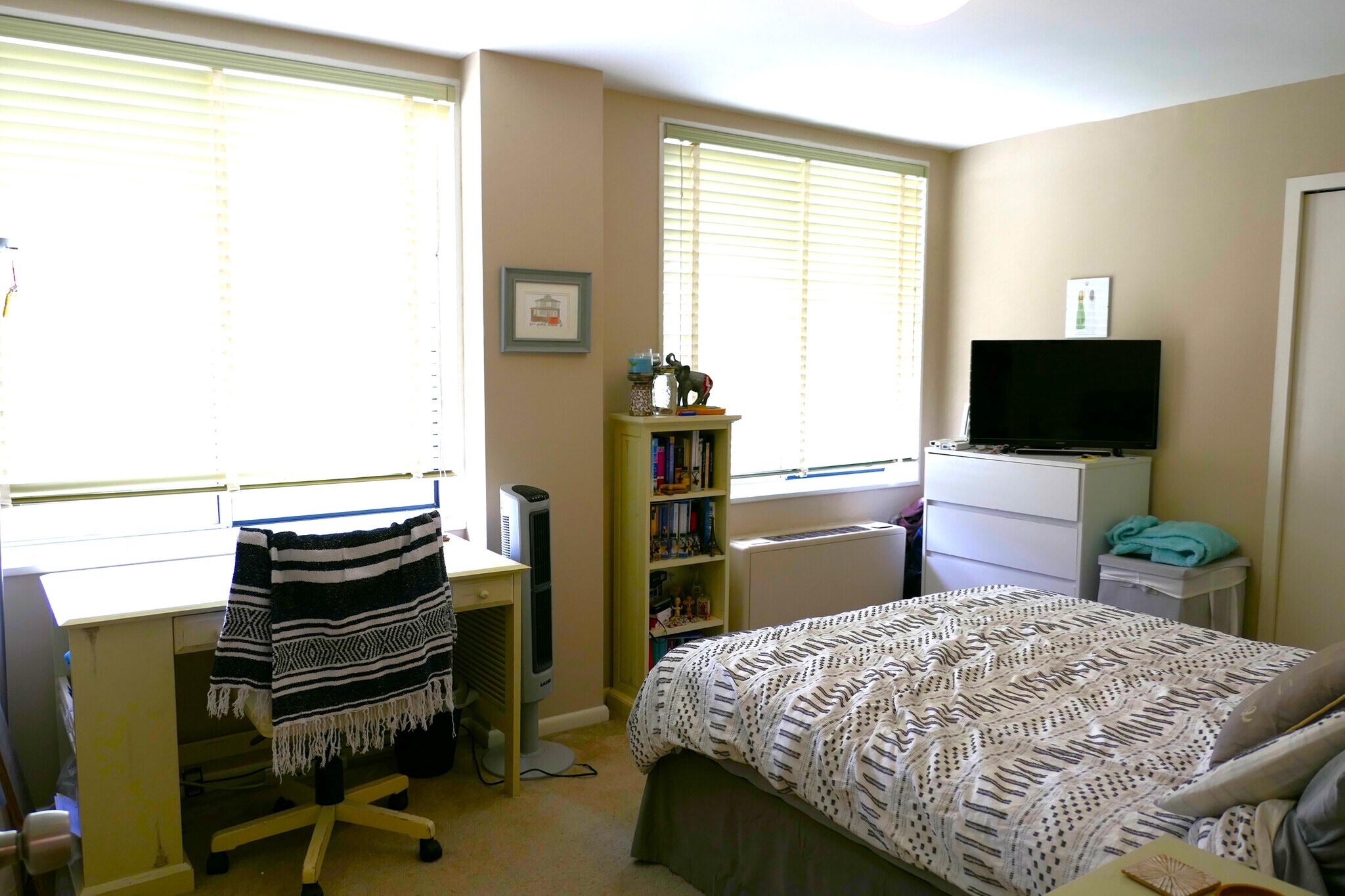 Building Photo - 6631 Wakefield Dr