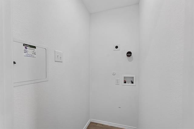 Building Photo - 6825 Sunbeam Cir