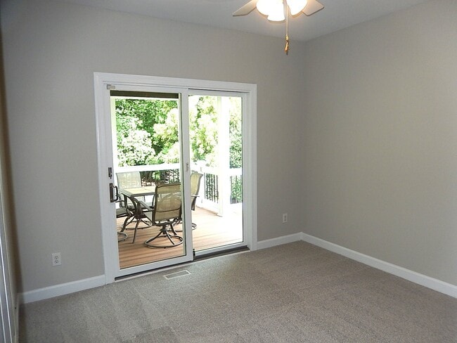 Building Photo - 10612 River Forest Dr