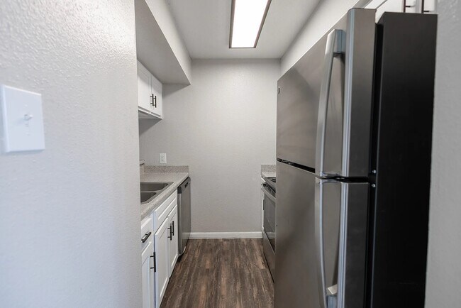 Building Photo - 15100 Golden Eagle Dr