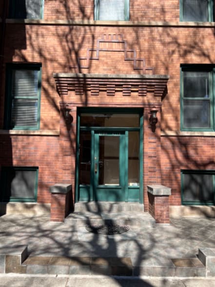 Building Photo - 2120 W Warner Ave