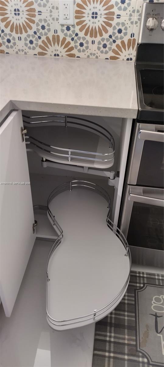 Building Photo - 2230 NE 56th Pl