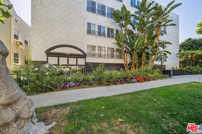 Building Photo - 133 N Swall Dr