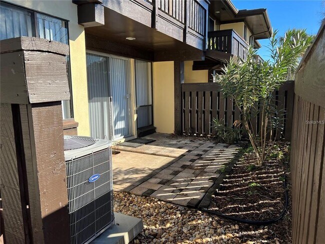 Building Photo - 40 Club House Dr