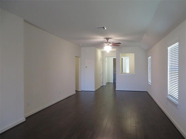 Building Photo - 217 Gidran Trail