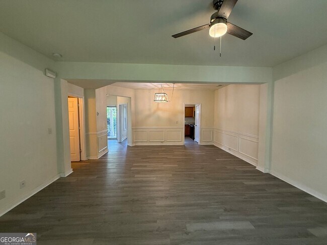 Building Photo - 207 Granite Way