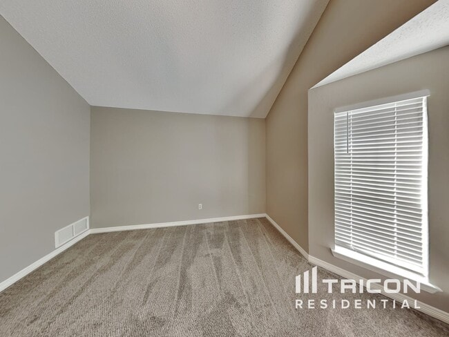 Building Photo - 1626 Mockingbird Ln