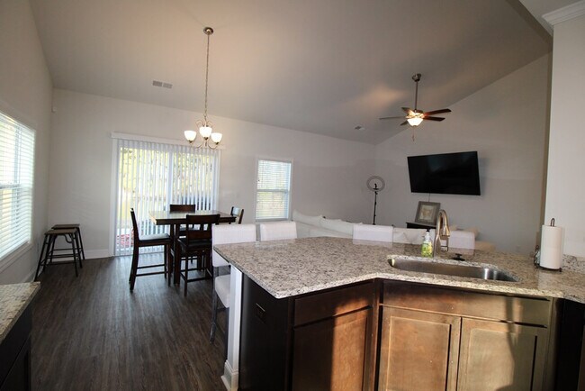 Building Photo - 445 Kittiwake Ln