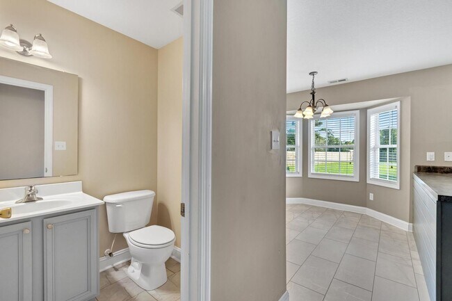 Building Photo - 3 bedroom with BONUS! Fenced Yard