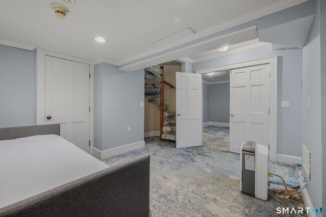 Building Photo - 9 Lyme St