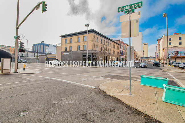 Building Photo - 401 W 1st Ave