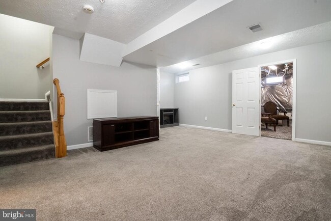 Building Photo - 5224 Leavers Ct