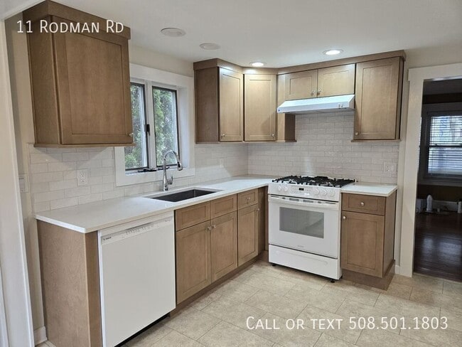 Building Photo - 11 Rodman Rd