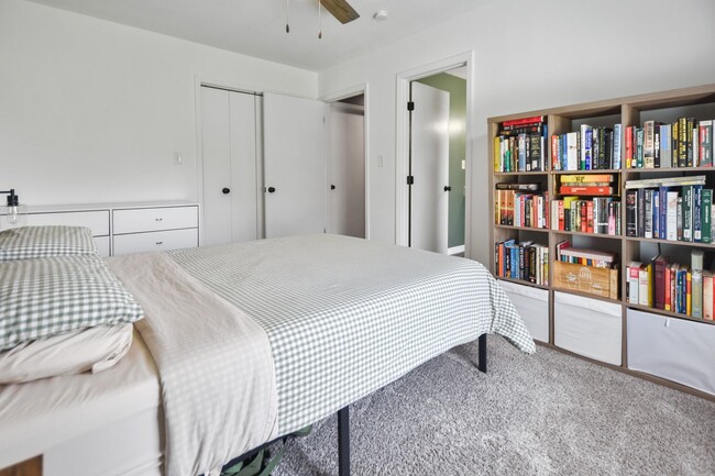 Building Photo - Pet Friendly Four Bedroom!