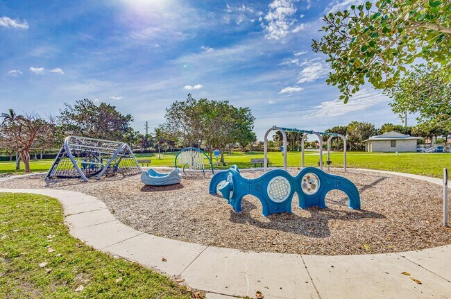 Building Photo - 601 S Seas Dr