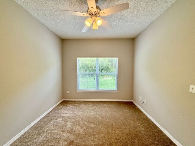 Building Photo - GREAT 3/2 HOME IN WATERSIDE SOUTHEAST ORLANDO