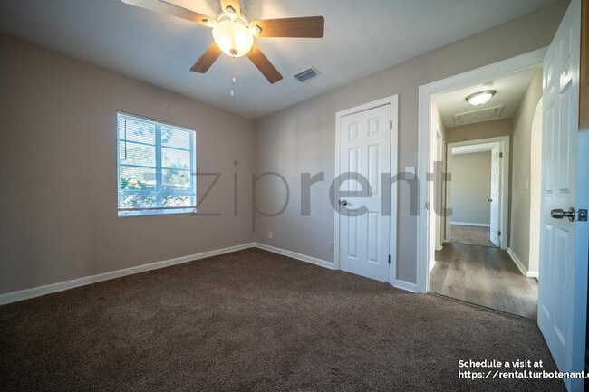 Building Photo - 925 17th St S