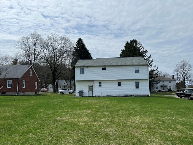 Building Photo - 105 Martha Rd