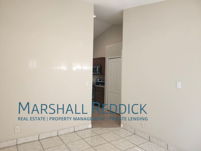 Building Photo - Single Family Home in Cape Coral - 4 Bedro...