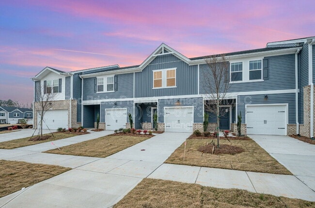 Building Photo - 8033 Hidden Spgs Trl