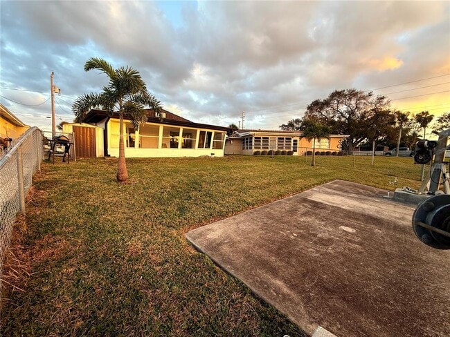 Building Photo - 5039 Pelican Dr