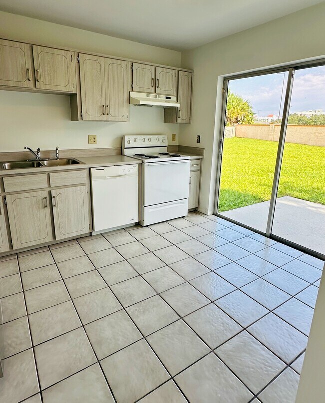 Building Photo - 5200 Lonesome Dove Dr