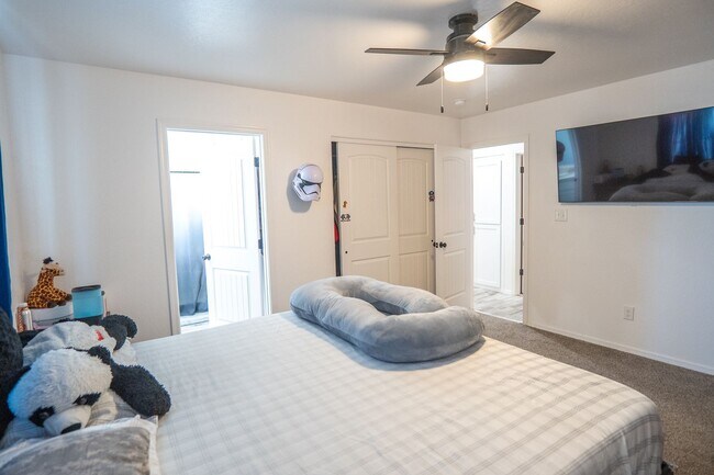 Building Photo - Prime Location Living: 3-Bedroom Gem Near Sam's Club & Yuma Palm Mall