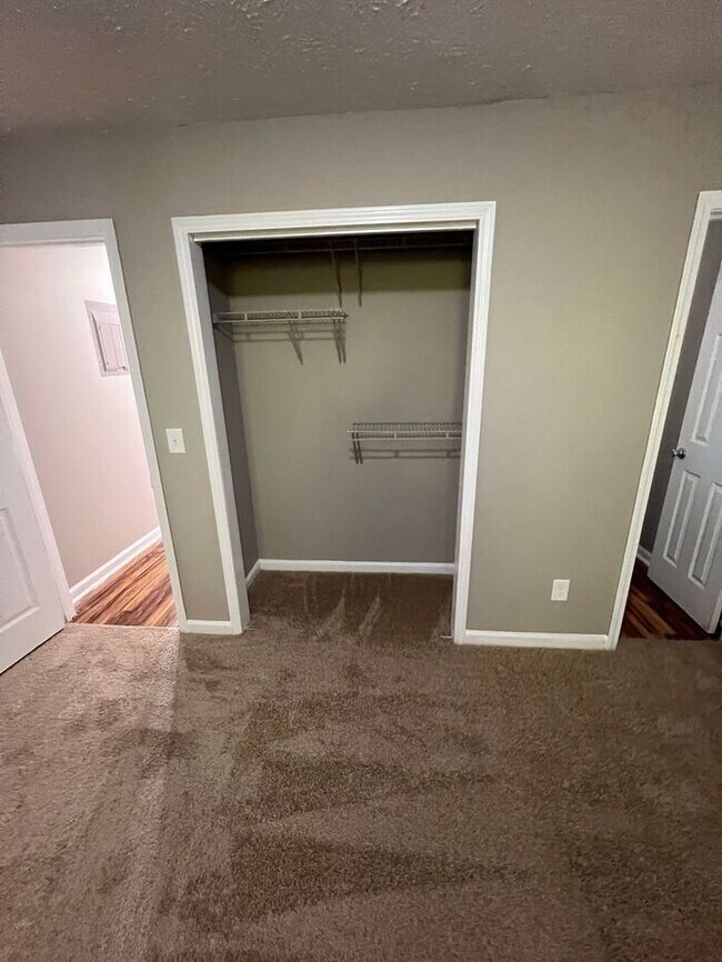 Building Photo - Now Ready! 2 bedroom 2 bath in Snellville