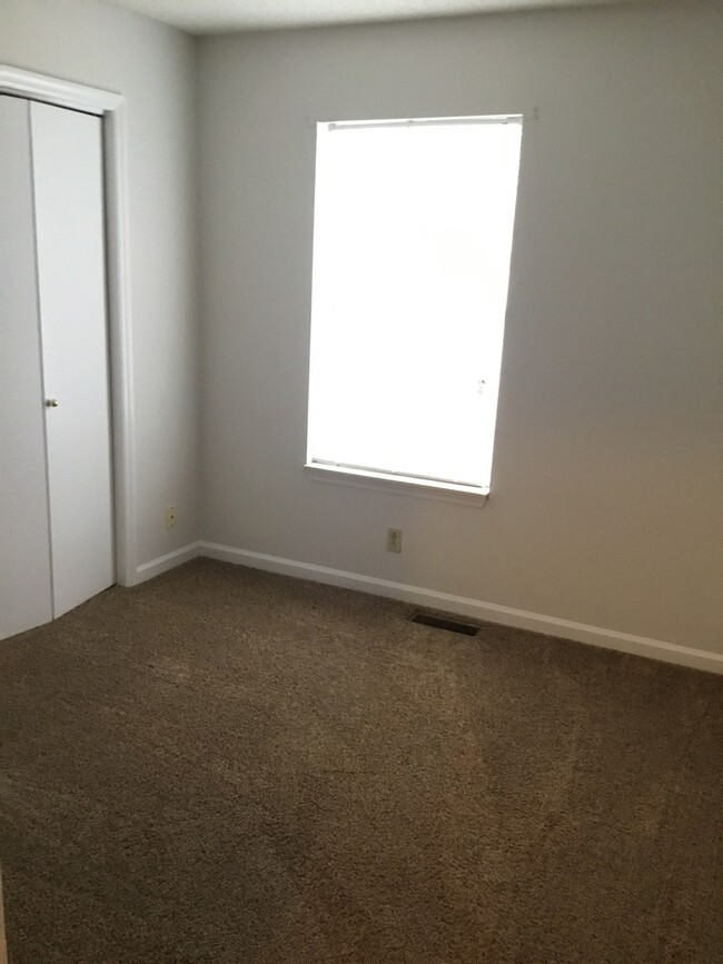 Building Photo - 3 Bedroom Home For Rent in Sango Area!