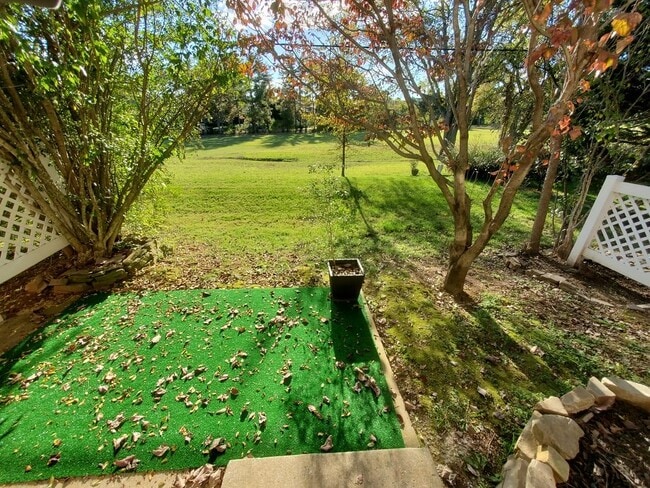 Building Photo - Remodeled 3BR/2.5BA in Nashboro Golf Club