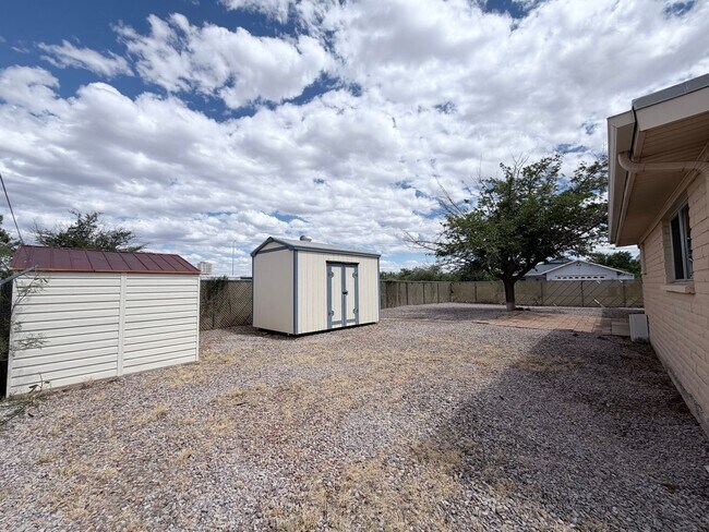 Building Photo - 3BR/2BA/2CP 1,245 sq.ft. rental in Huachuca City, AZ