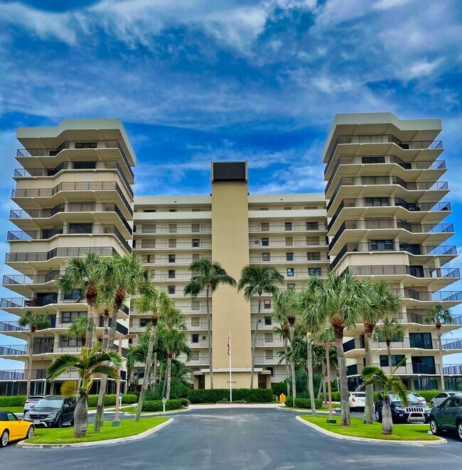 Building Photo - 10044 S Ocean Dr