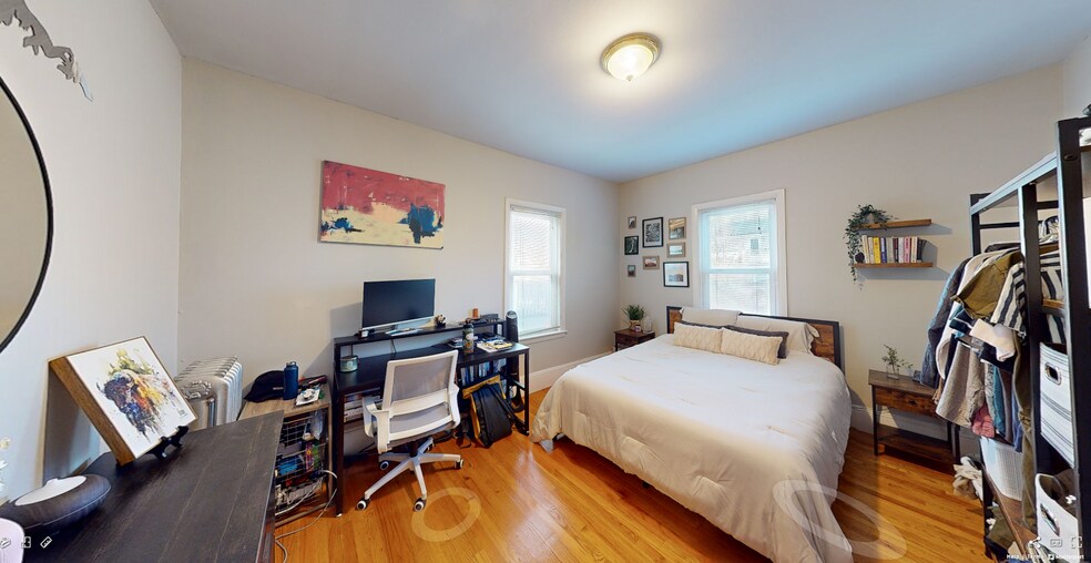 Building Photo - 27 Tufts St