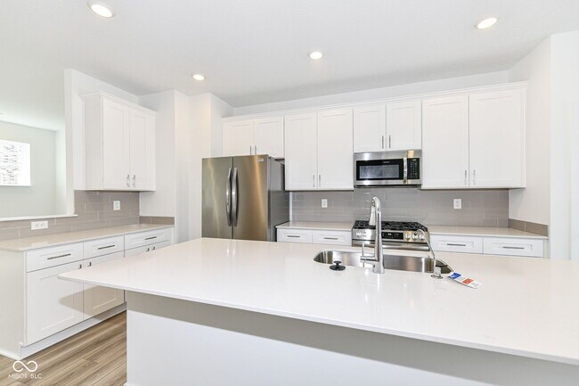 Building Photo - 9326 Somerford Dr