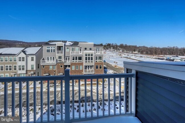 Building Photo - 710 Iron Frg Rd