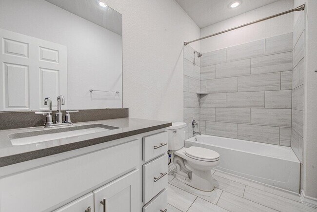 Building Photo - 196 Pepperbark Loop