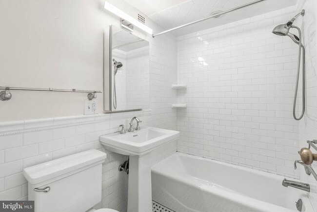 Building Photo - 1806 Rittenhouse Square