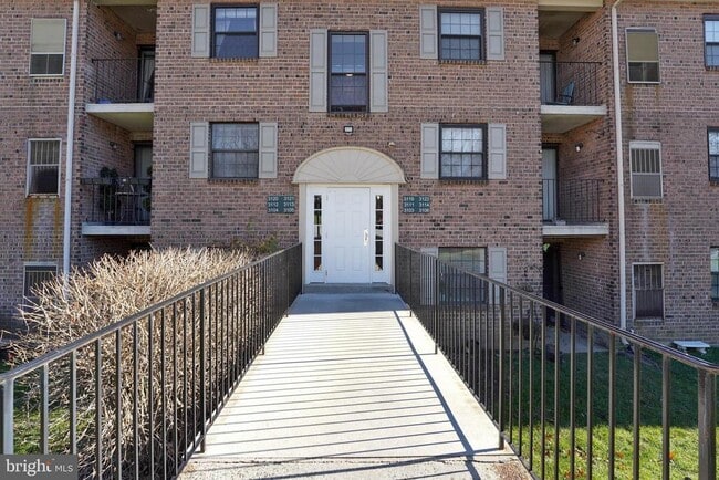 Building Photo - 3120 Valley Dr
