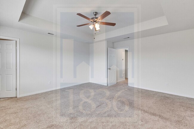 Building Photo - 1405 Middlefield Ct