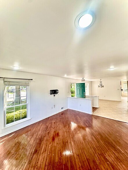 Building Photo - 9 Sawgrass Ct