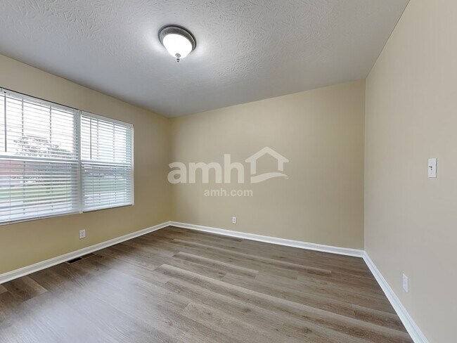 Building Photo - 9021 Braxton Dr