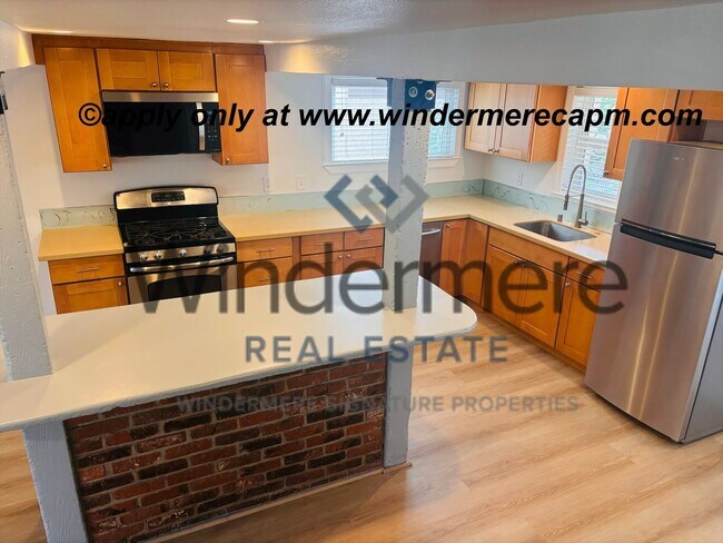 Building Photo - Charming, Bright & Clean 2-Story Home with Dual Balconies on 37th St!