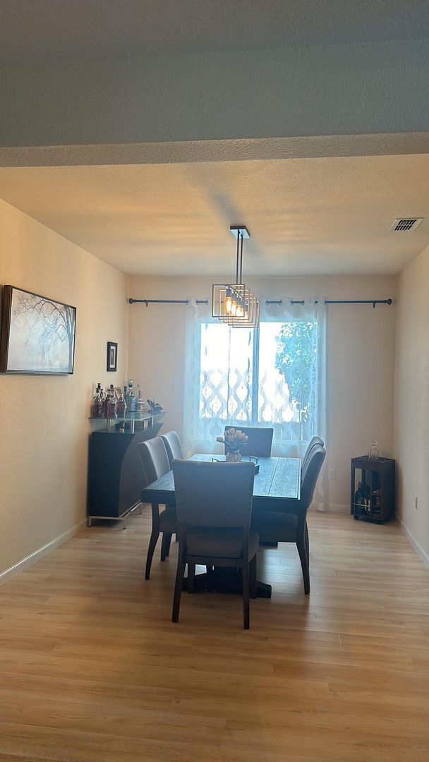 Building Photo - 3710 Huntington Rd