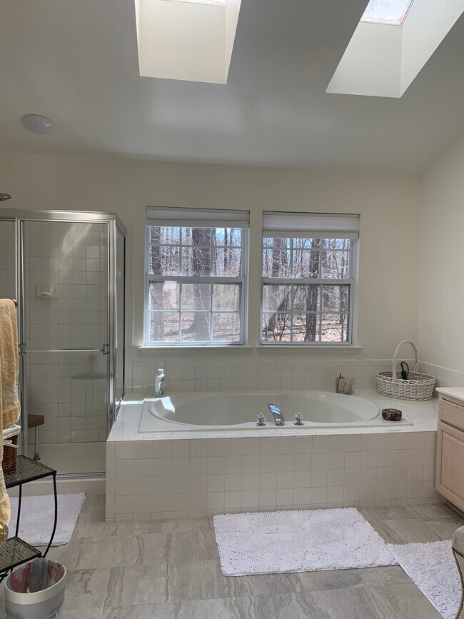 Building Photo - 5475 Wooded Way