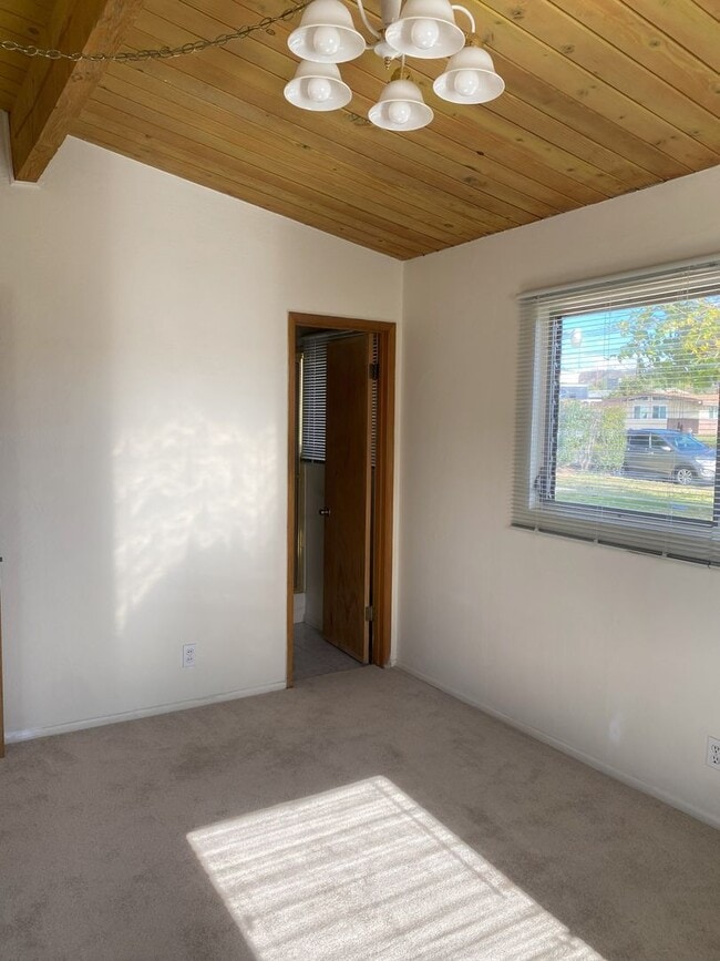 Building Photo - East End 3 Bedroom